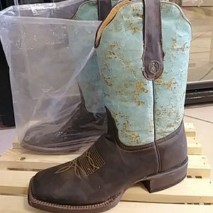 Beautiful cowboy boots